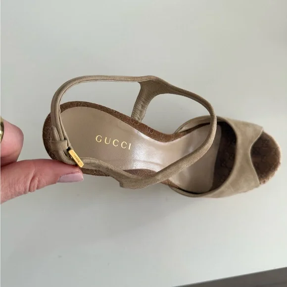 Gucci Women's Beige and Brown Wedge Sandals - Picture 3 of 5